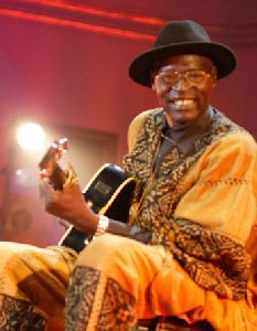 Ali Farka Toure : Ali-Farka-Toure-im01