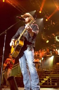 Toby Keith : Toby Keith s Hookin  Up and Hanging Out Tour 3