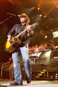 Toby Keith : Toby Keith s Hookin  Up and Hanging Out Tour 4