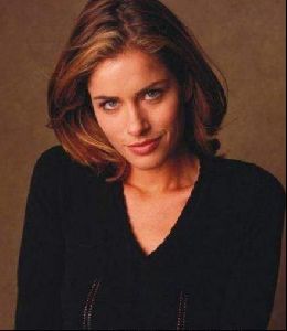 amanda peet : 40