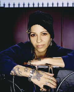 Linda Perry : Linda-Perry-01