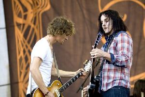 The Raconteurs : The Raconteurs-20