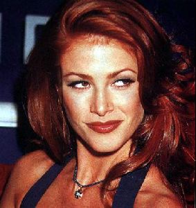 angie everhart : angie20