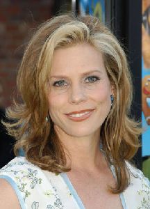 Cheryl Hines : Shrek 2 - Los Angeles Premiere