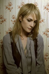 Emily Haines : Emily-Haines-bh04