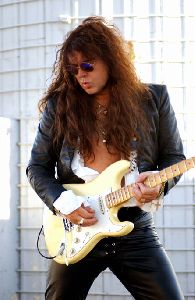 Yngwie Malmsteen : Yngwie-Malmsteen-sp02