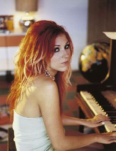 Bonnie McKee : Bonnie-McKee-rp02