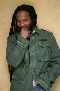 Ziggy Marley : Ziggy-Marley-cv02