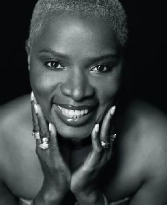 Angelique Kidjo : Angelique-Kidjo-03