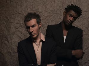 Massive Attack : Massive-Attack-vi01