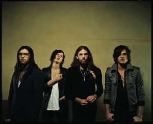 Kings of Leon : Kings-of-Leon-bh01