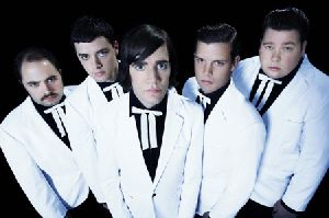 The Hives : The Hives umvd001