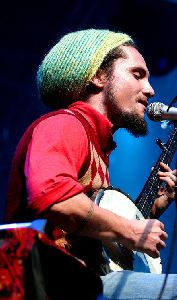 John Butler Trio : John-Butler-mp01