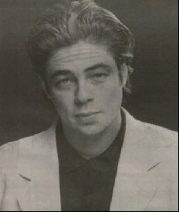 benicio del toro : 52