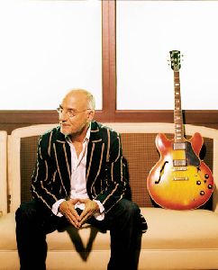 Larry Carlton : Larry-Carlton-rca02