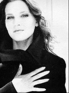 bridget fonda : 17