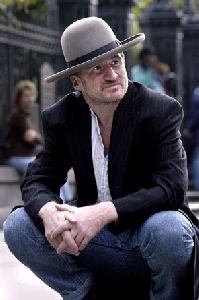 Jon Cleary : Jon-Cleary-mh02