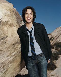 Josh Groban : Josh-Groban-rp10