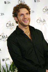 Billy Currington : Billy Currington-10