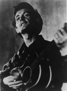 Woody Guthrie : Woody-Guthrie-pb04