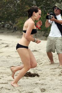 Hilary Duff bikini pictures