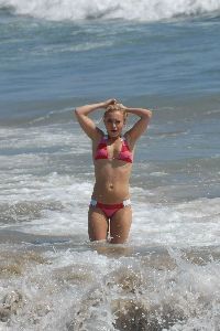 Pictures of Hayden Panettiere in bikini