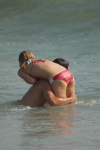 Pictures of Hayden Panettiere in bikini with her boyfriend Stephen Colletti