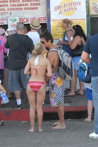 Pictures of Hayden Panettiere in bikini with her boyfriend Stephen Colletti