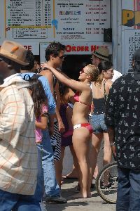 Pictures of Hayden Panettiere in bikini with her boyfriend Stephen Colletti