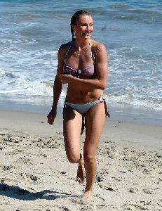 Bikini Pictures of Cameron Diaz