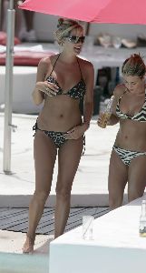 Jennifer Ellison bikini pictures