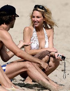 Actress Heather Locklear on beach pictures