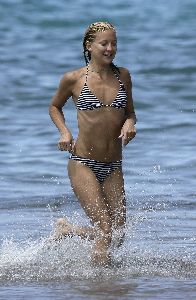 Actress Kate Hudson zibra bikini pictures