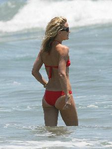 Actress Kate Hudson red bikini pictures