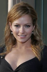 Actress Becki Newton pictures