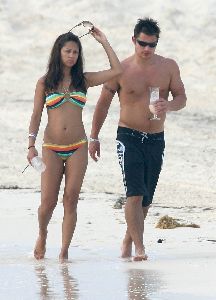 Vanessa Minnillo in Bikini with Nick Lachey Pictures at the beach