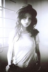 Actress Michelle Trachtenberg black and white pictures