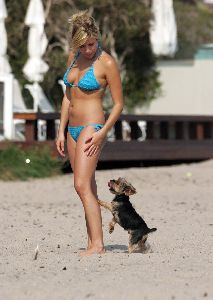 Actress Kristin Cavallari blue Bikini Pictures