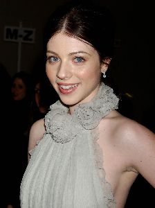 Actress Michelle Trachtenberg pictures