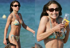 Actress Claire Forlani bikini pictures