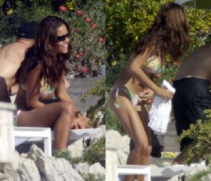 Actress Halle Berry bikini pictures