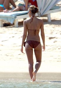 Actress Jessica Alba bikini picture at the Mandarin Oriental in Hawaii on September 10th 2005