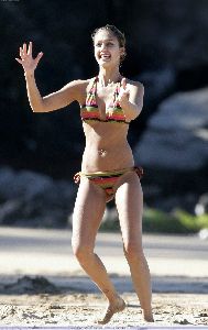 Actress Jessica Alba bikini picture at the Mandarin Oriental in Hawaii on September 10th 2005