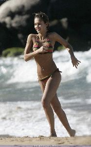 Actress Jessica Alba bikini picture at the Mandarin Oriental in Hawaii on September 10th 2005