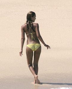 Sexy Actress Jessica Alba bikini picture on June 5th 2005