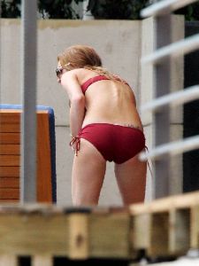 Sexy actress Lindsay Lohan bikini pictures