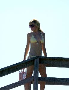 Sexy actress Lindsay Lohan bikini pictures