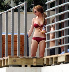 Sexy actress Lindsay Lohan bikini pictures