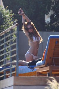 Sexy actress Lindsay Lohan bikini pictures