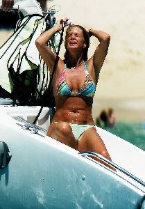 Model Rachel Hunter bikini pictures